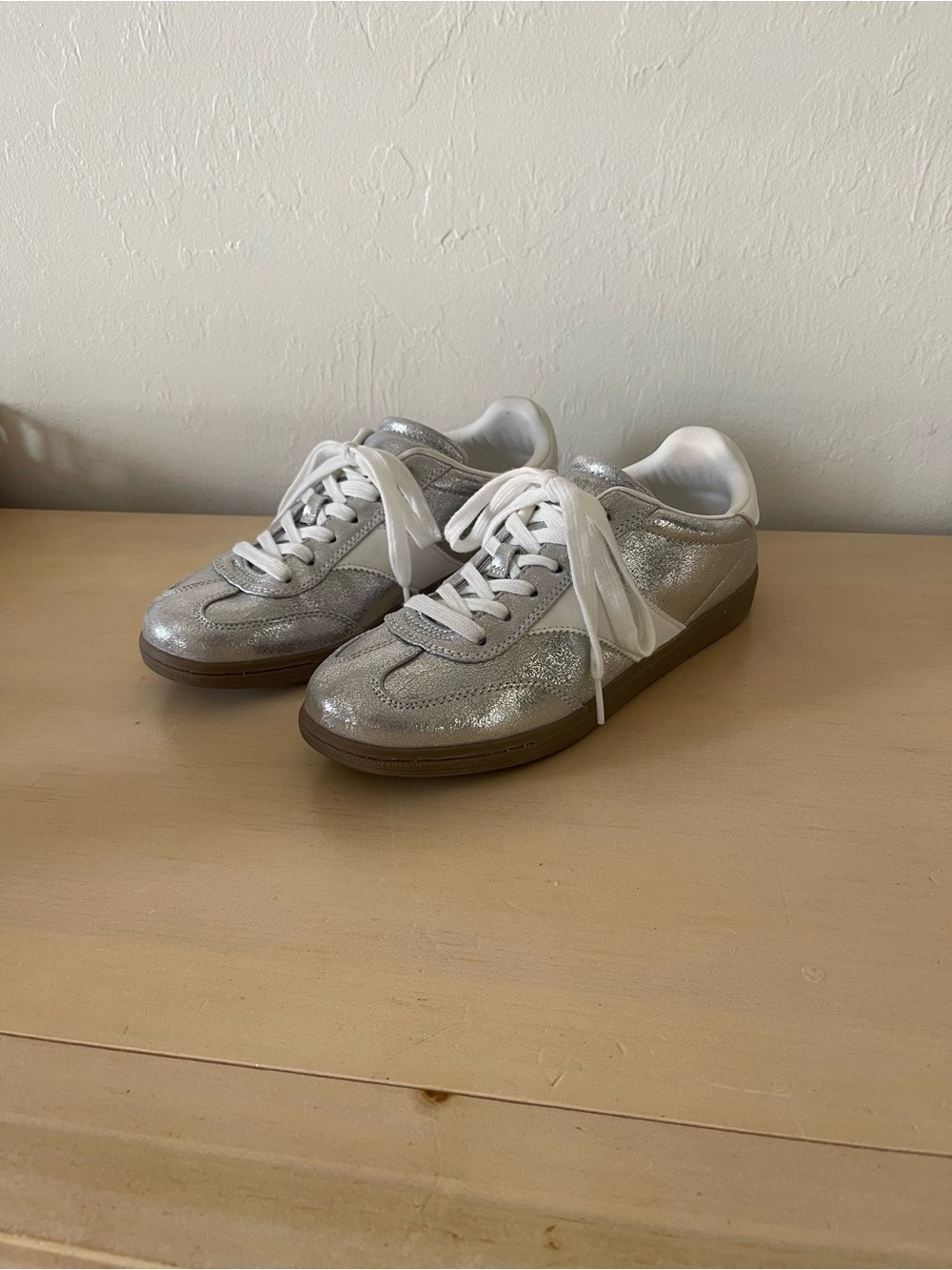 Universal Thread Trendy Shimmering Silver Low-Top Chic Sneakers with White Laces